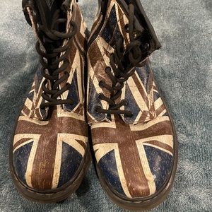 Dr. Martens Union Jack size 3.